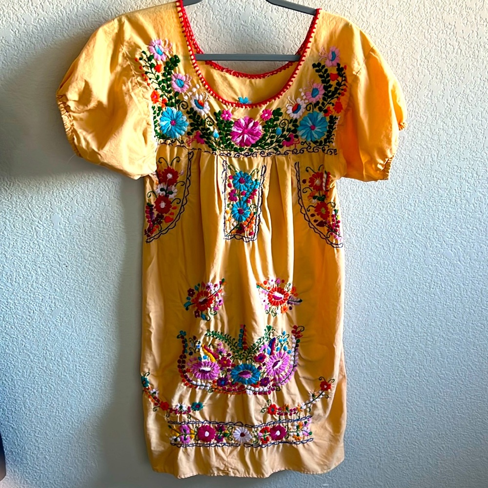 Vintage Hand Embroidered bohemian Mexican dress tunic no size runs about M/L